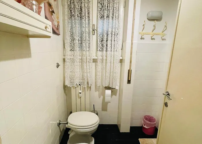 Apartment Grande Stanza Con Letto Matrimoniale Bagno Privato Zona San Paolo-trastevere-roma Tre "chez L'habitant" *