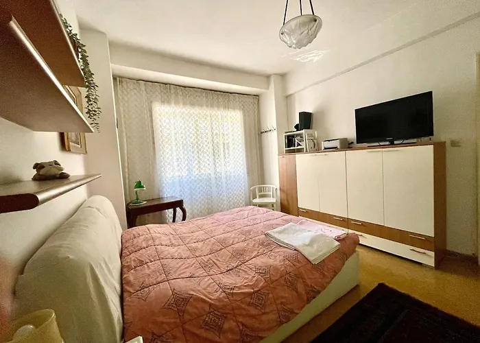 Grande Stanza Con Letto Matrimoniale Bagno Privato Zona San Paolo-trastevere-roma Tre "chez L'habitant" Apartment *